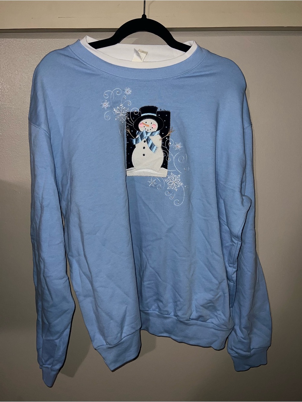 Light Blue Snowman Crewneck Sweatshirt - Women's Scoop Neck